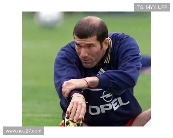 从98世界杯齐达内头发看传奇崛起与时代足球记忆的燃情瞬间经典