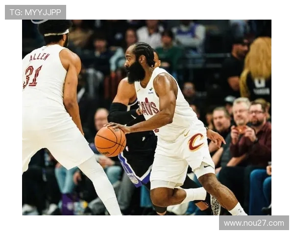 哈登谈球队配合:传球不仅为阿伦更是为每位队友创造最佳机会 哈登谈球队配合:传球不仅为阿伦更是为每位队友创造最佳机会